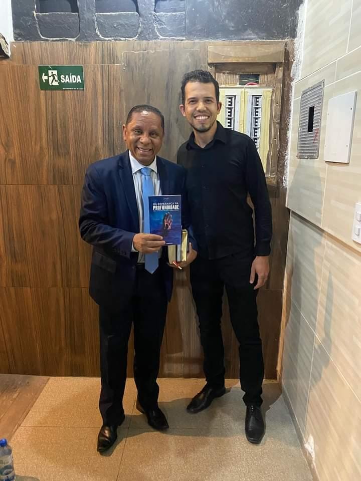 Leitores e momentos do projeto Há Esperança na Profundidade